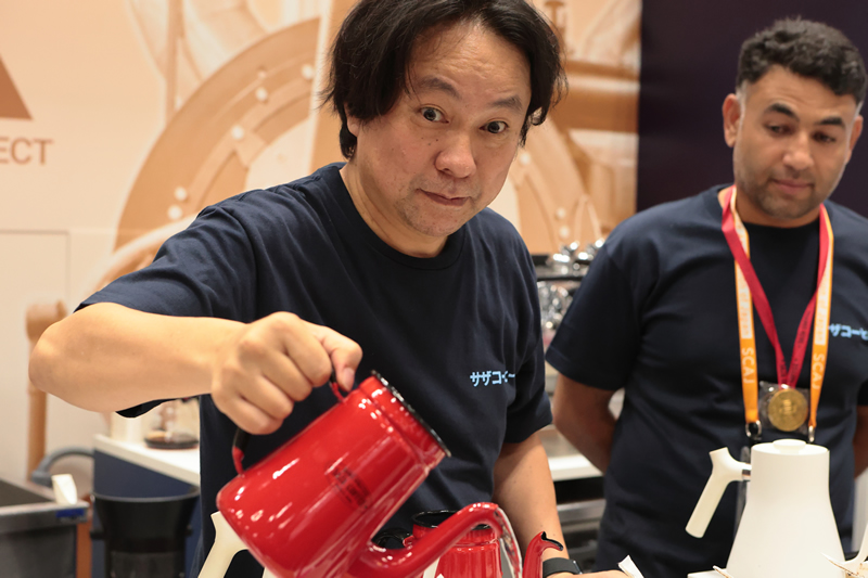 サザコーヒーのタロー社長SCAJカンファレンスでの交流風景